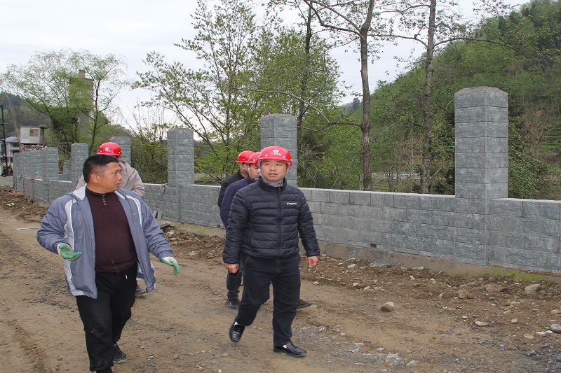 拼經(jīng)濟，比發(fā)展④┃范文偉進行節(jié)前檢查